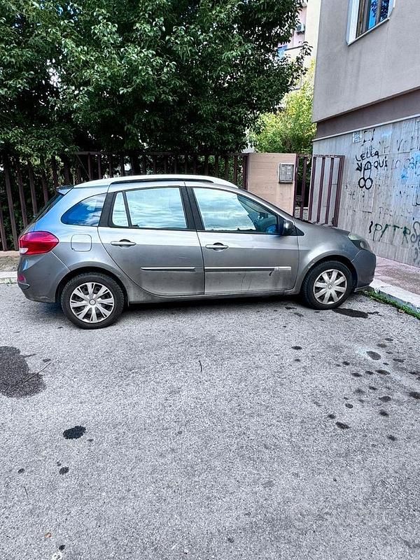 Usata Renault Clio GrandTour 85 CV (62 kW) 2010 Grigio Station wagon