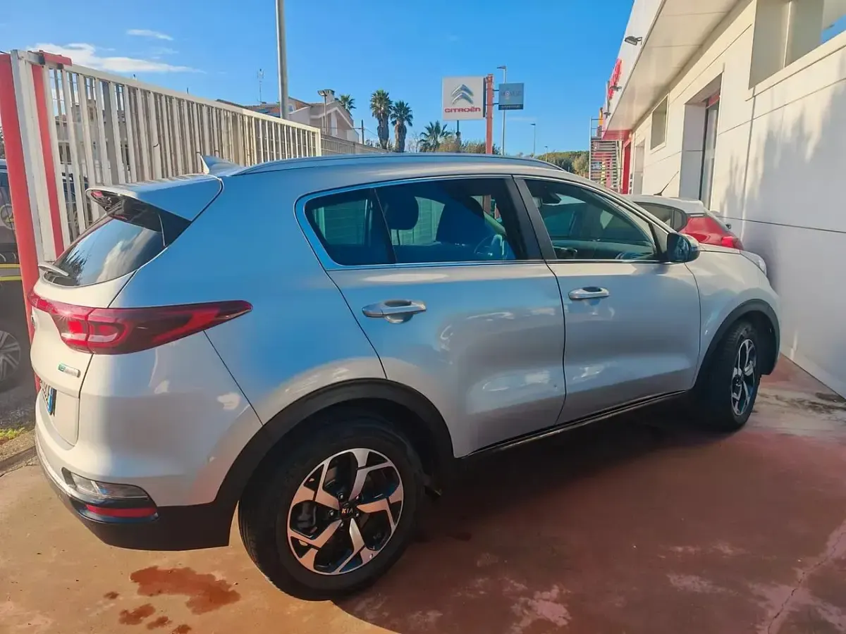 Usata Kia Sportage Style 135 CV (99 kW) 2021 Argento SUV