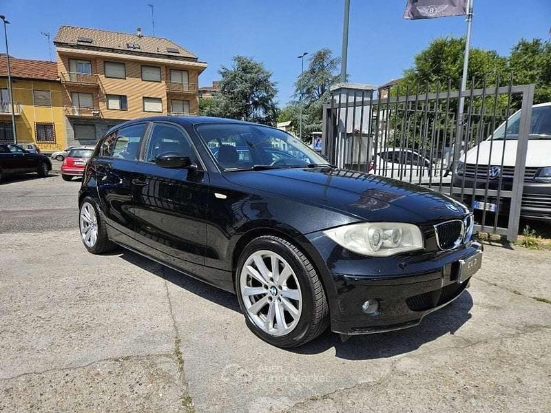 Usata BMW 118 122 CV (89 kW) 2005 Nero Utilitaria
