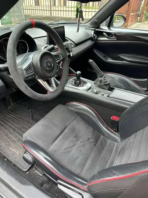 Usata Mazda MX5 Inclusive 184 CV (135 kW) 2019 Grigio Cabrio