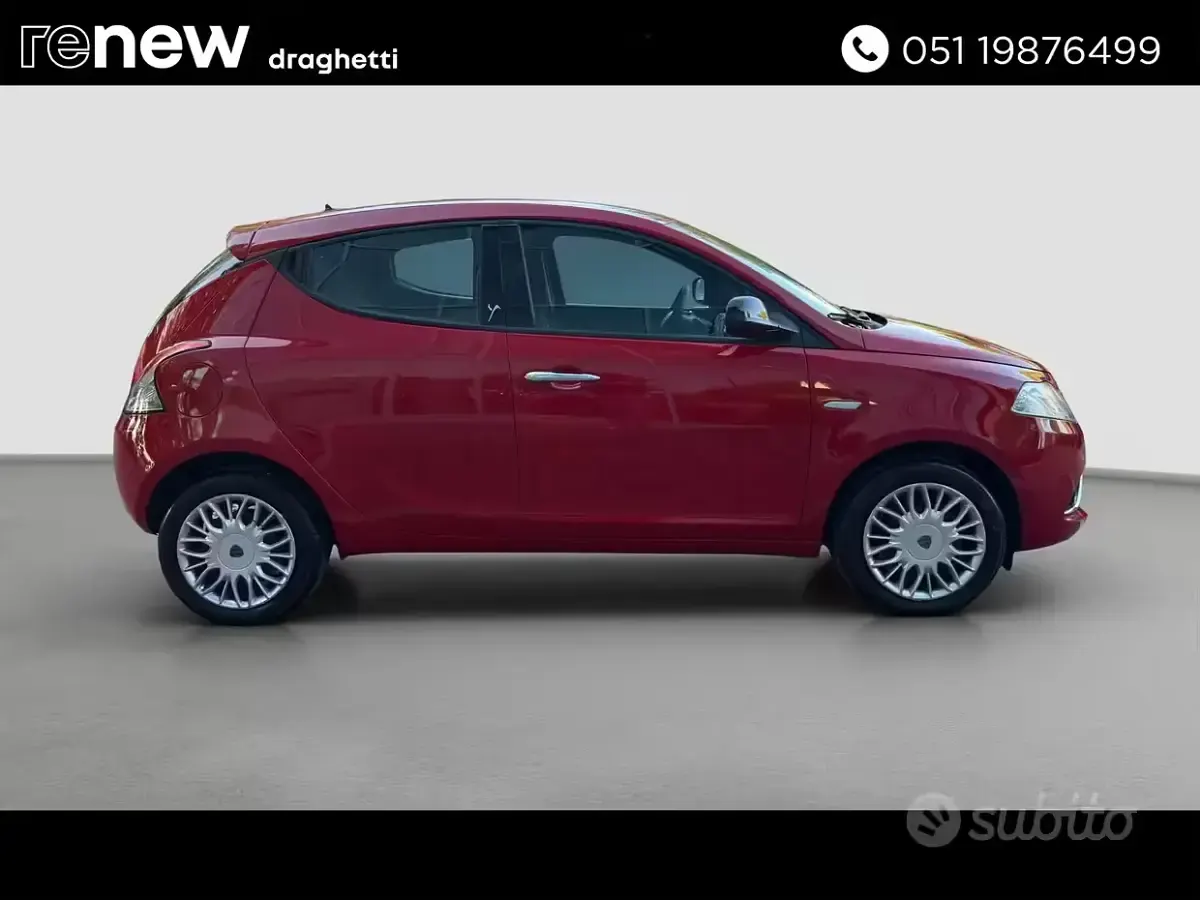 Usata Lancia Ypsilon Gold 69 CV (50 kW) 2017 Rosso Utilitaria