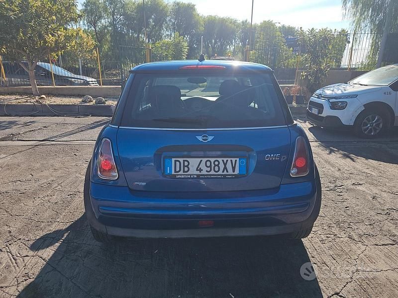 Usata Mini Cooper D 88 CV (64 kW) 2006 Blu Utilitaria