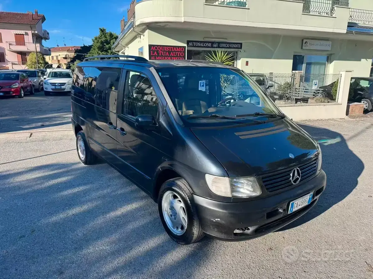 Usata Mercedes V220 122 CV (89 kW) 2002 Monovolume