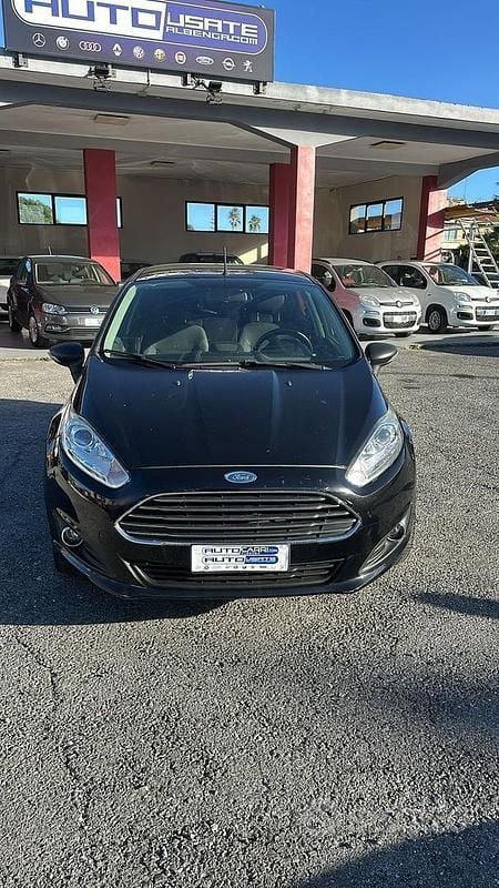Usata Ford Fiesta 80 CV (58 kW) 2016 Nero Berlina