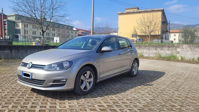 Usata VW Golf VII Highline 110 CV (80 kW) 2014 Berlina