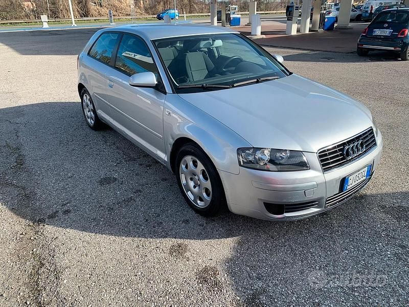 Usata Audi A3 Attraction 102 CV (75 kW) 2003 Grigio Utilitaria