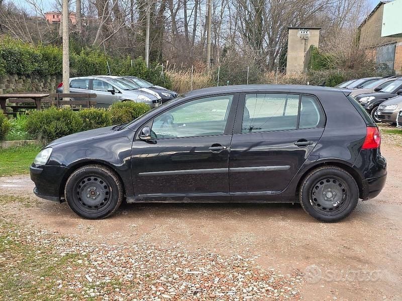 Usata VW Golf V 105 CV (77 kW) 2005 Utilitaria