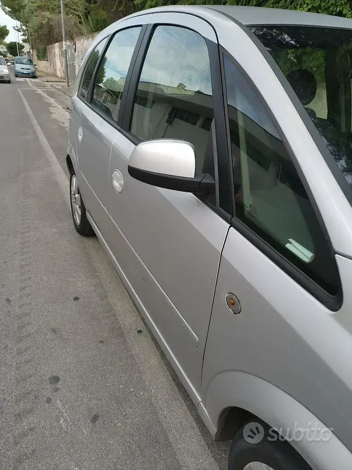 Usata Opel Meriva 101 CV (74 kW) 2005 Grigio Monovolume
