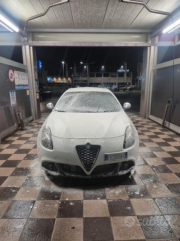 Usata Alfa Romeo Giulietta 170 CV (125 kW) 2011 Utilitaria