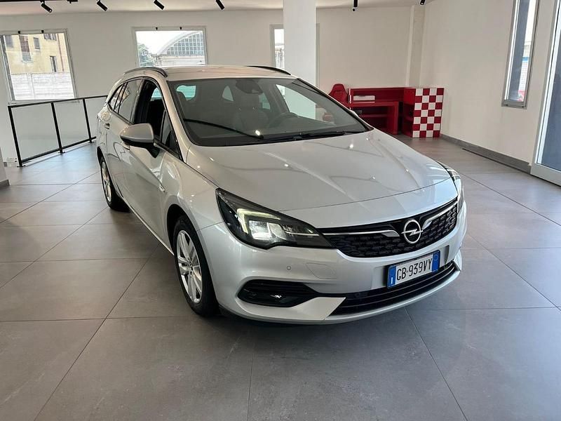 Usata Opel Astra GS Line 122 CV (89 kW) 2020 Grigio argento Station wagon