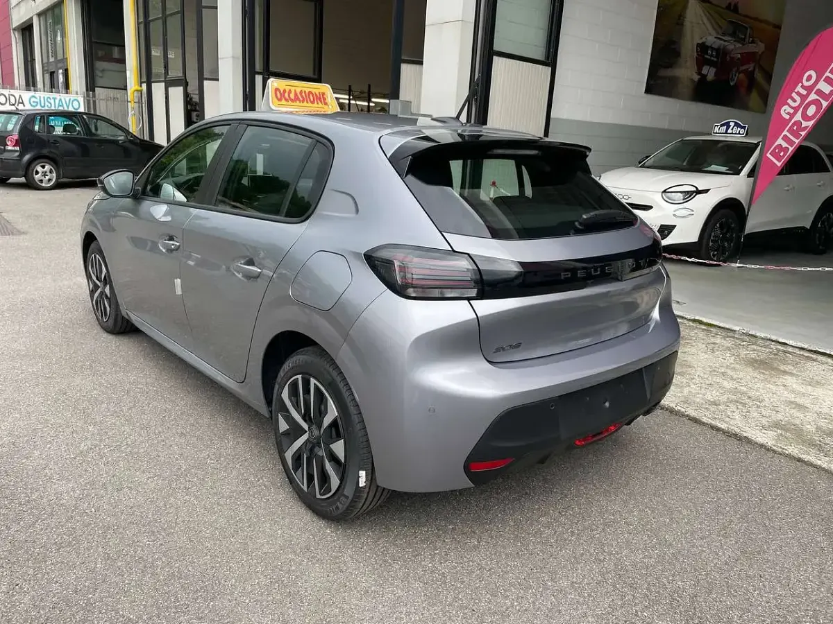 Nuova Peugeot 208 Style 101 CV (74 kW) 2026 Grigio Utilitaria