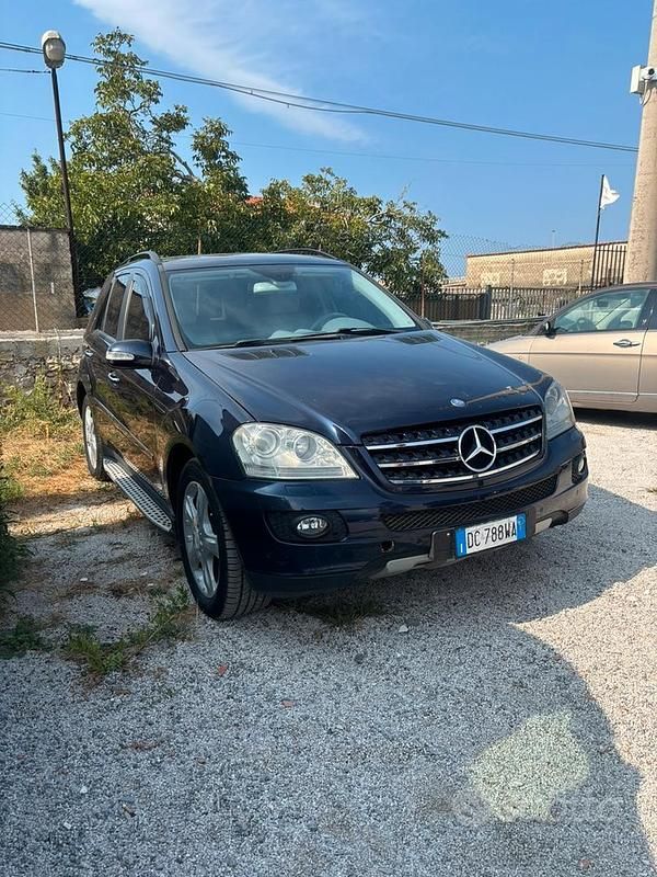 Usata Mercedes ML320 2006 Blu SUV