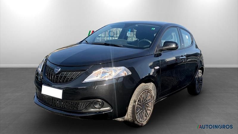 Usata Lancia Ypsilon Silver 69 CV (50 kW) 2023 Nero Utilitaria