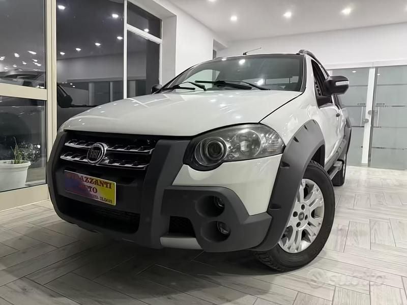 Usata Fiat Strada 95 CV (69 kW) 2014 Bianco Pick-up
