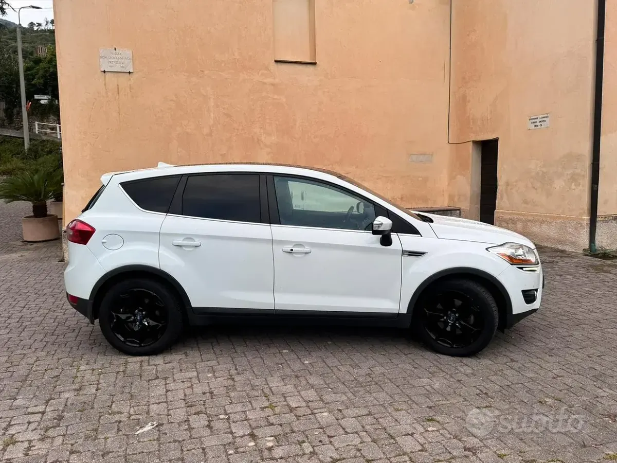 Usata Ford Kuga 163 CV (119 kW) 2010 Bianco SUV