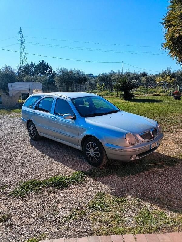 Usata 2005 Lancia Lybra Station wagon | 1800 € (Molto cara) - Immagine 1/4