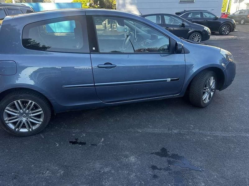 Usata Renault Clio II 101 CV (74 kW) 2011 Berlina