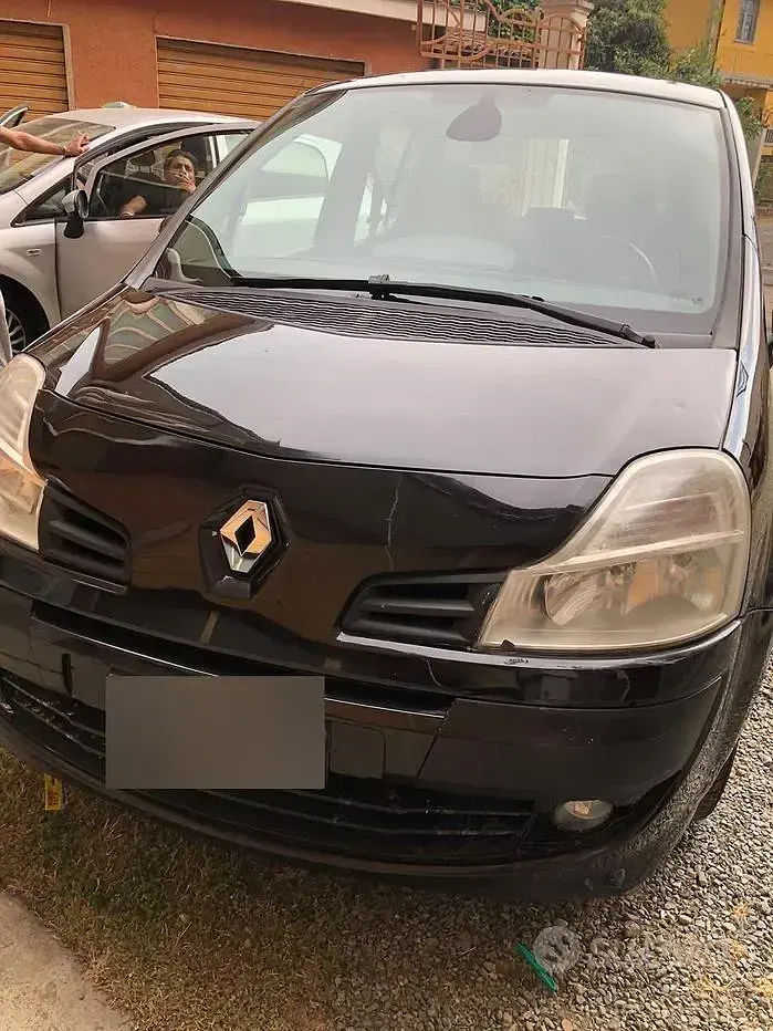 Usata Renault Modus 75 CV (55 kW) 2008 Nero Monovolume