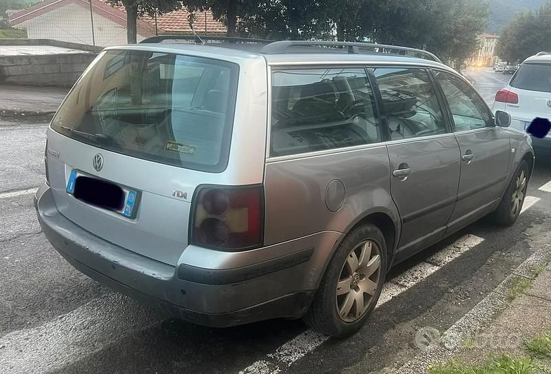 Usata VW Passat 130 CV (95 kW) 2004 Grigio Station wagon