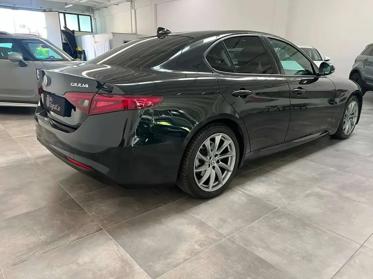 Usata Alfa Romeo Giulia Sprint 160 CV (117 kW) 2021 Nero Berlina