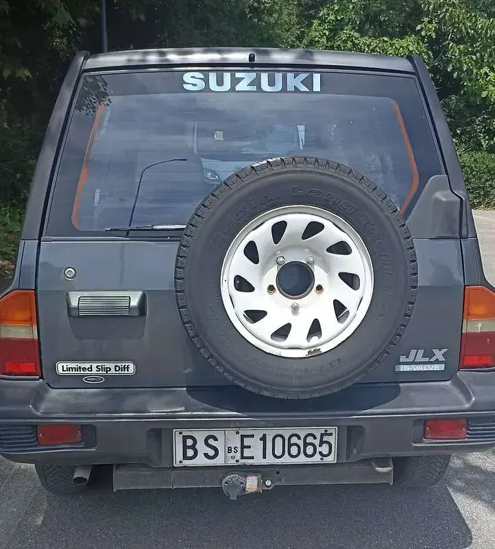 Usata Suzuki Vitara 95 CV (69 kW) 1992 Grigio SUV