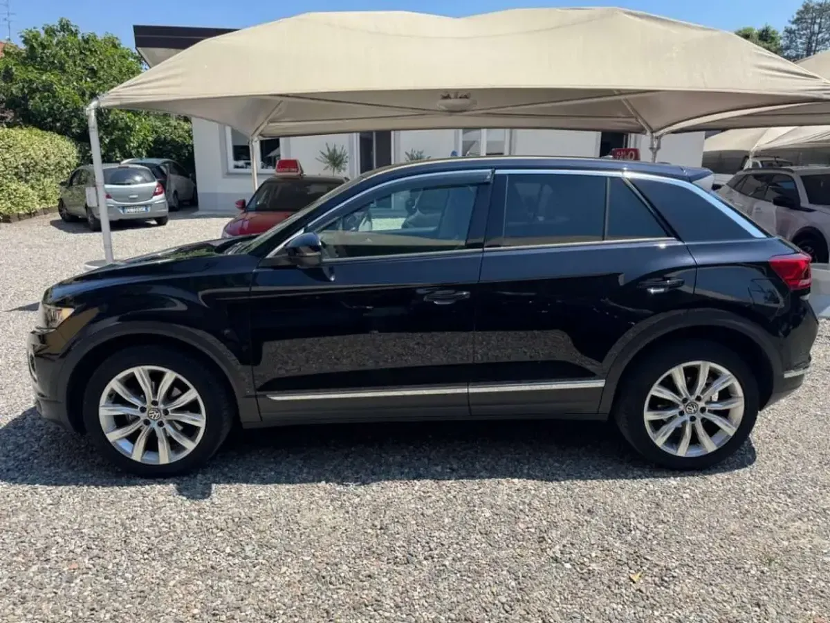 Usata VW T-Roc Style 150 CV (110 kW) 2019 Nero SUV