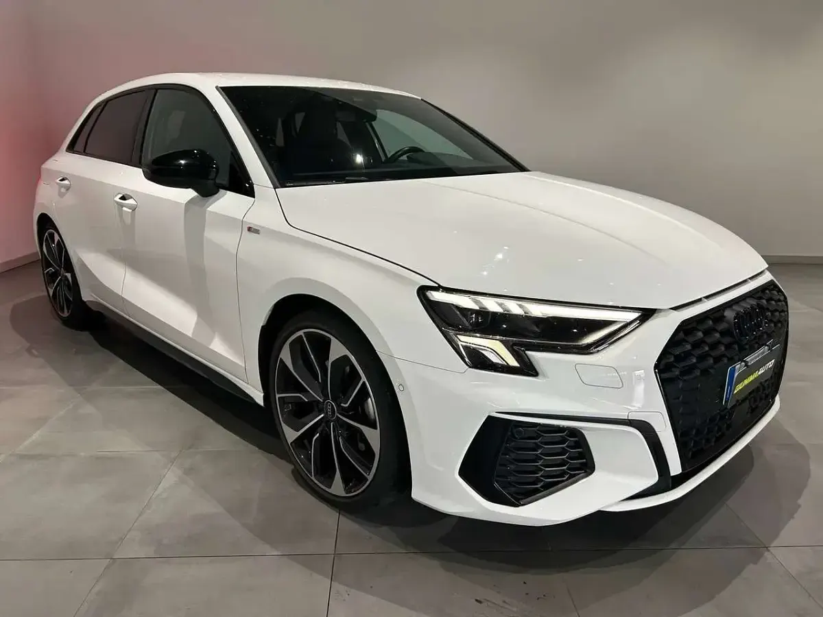 Usata Audi A3 S-Line 150 CV (110 kW) 2023 Bianco Berlina