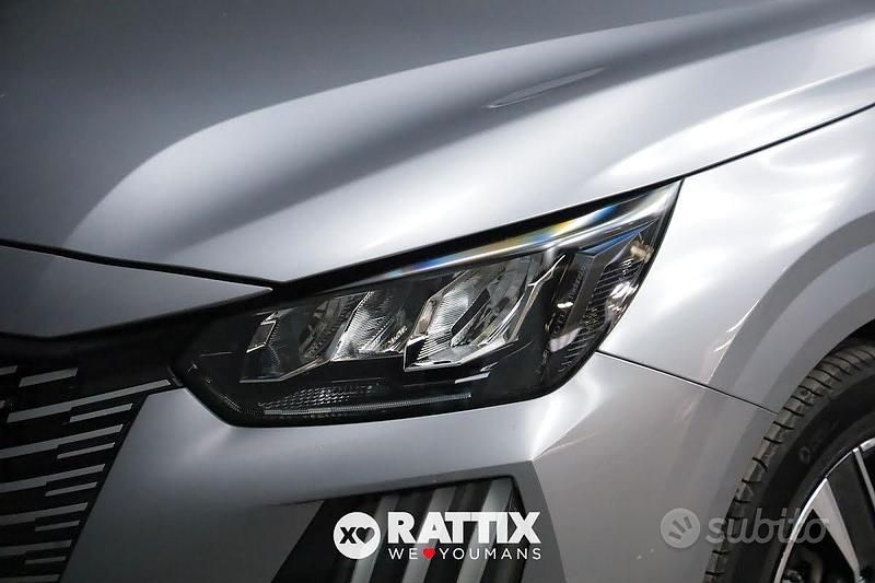 Usata Peugeot 208 Allure 101 CV (74 kW) 2025 Grigio artense Utilitaria