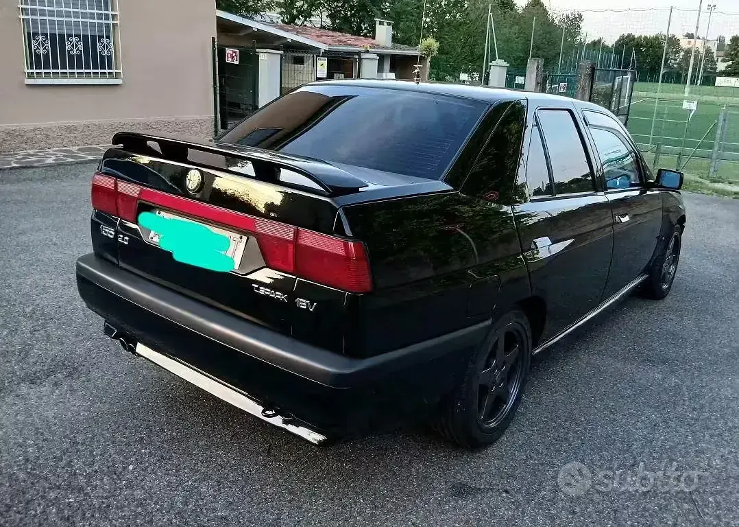 Usata Alfa Romeo 155 150 CV (110 kW) 1995 Nero Berlina