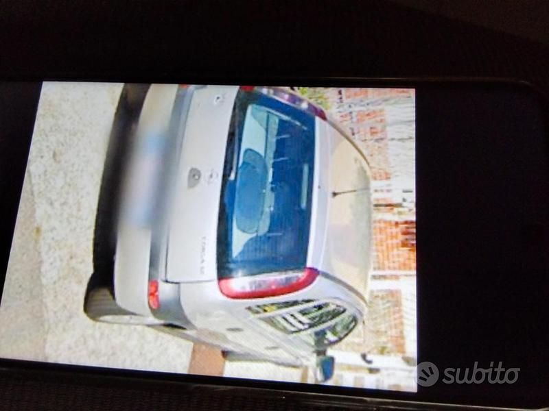 Grigio Usata 2001 Opel Corsa Tre volumi | 2000 € (Buon prezzo) - Immagine 1/1