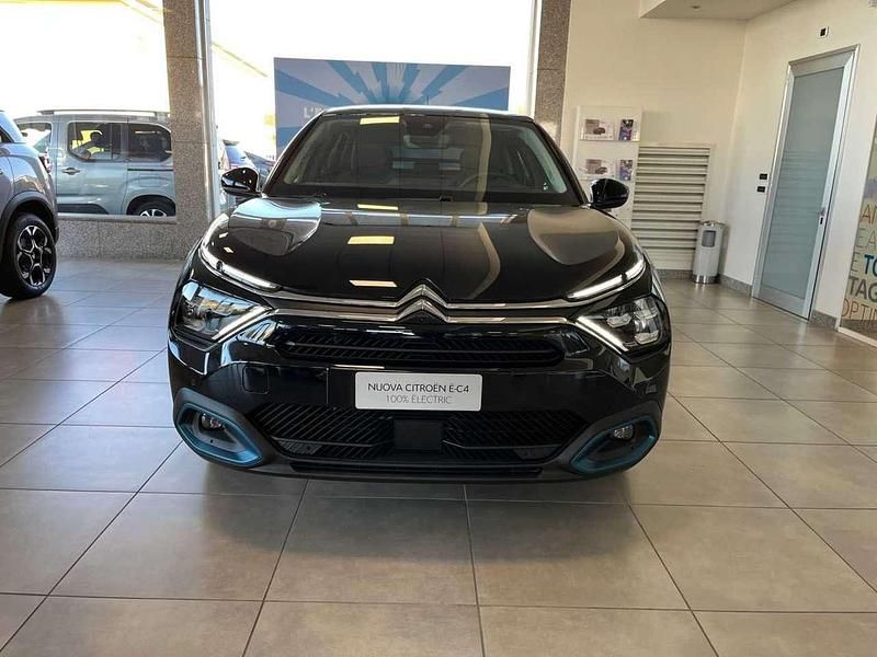 Usata Citroën e-C4 Shine 56 kW (77 CV) 2023 Nero perla Berlina