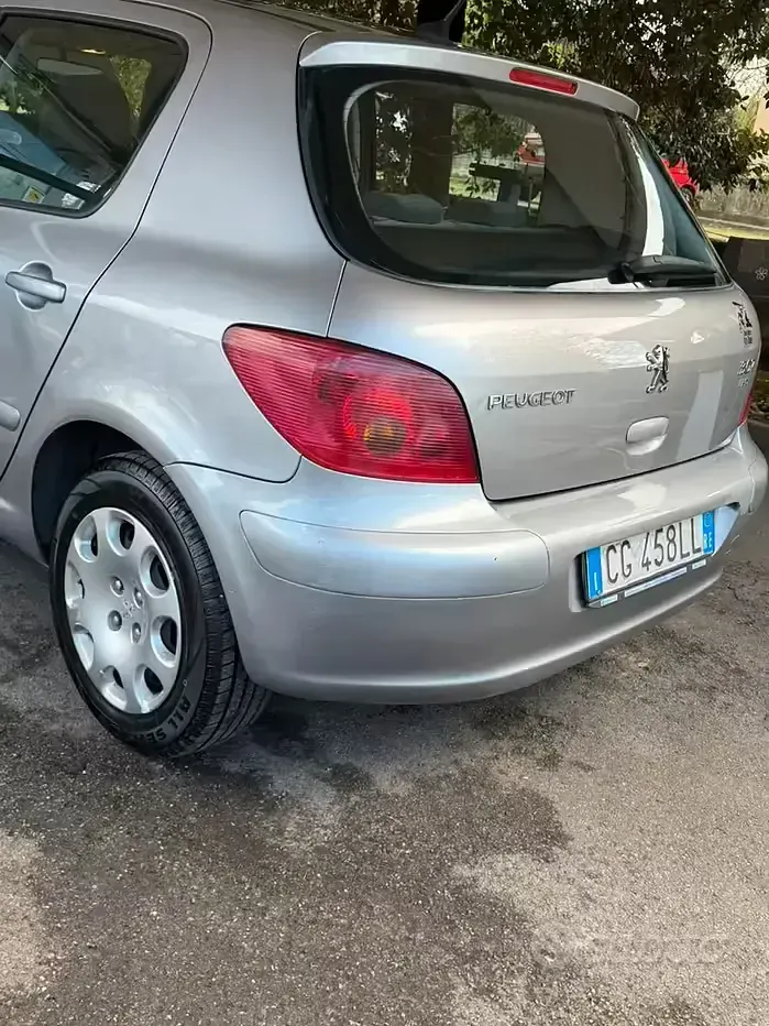 Usata Peugeot 307 68 CV (50 kW) 2003 Grigio Utilitaria