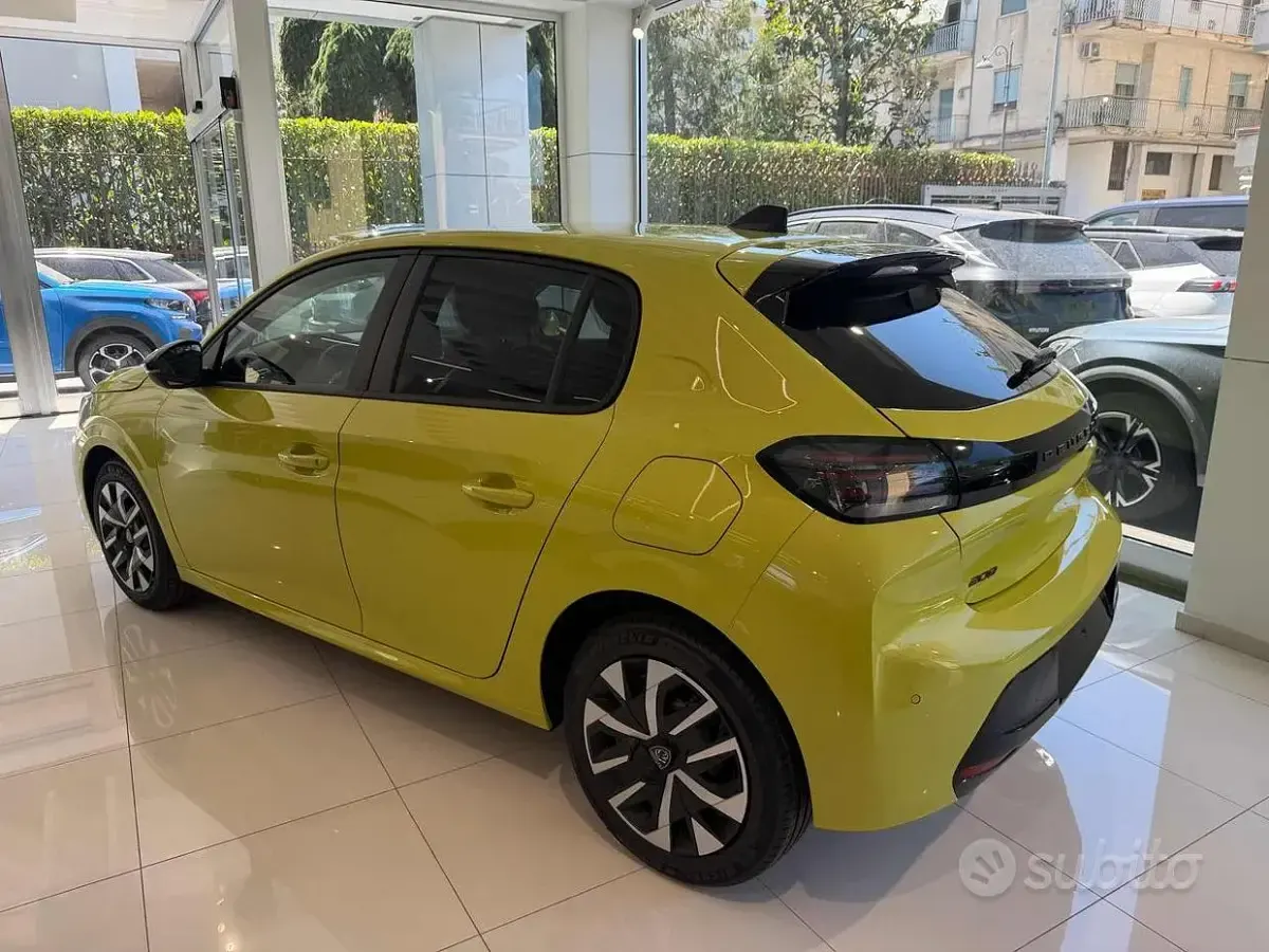 Nuova Peugeot 208 Business-Line 101 CV (74 kW) 2026 Utilitaria