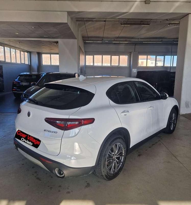 Usata Alfa Romeo Stelvio Business 160 CV (117 kW) 2020 Bianco SUV