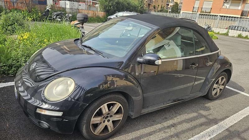 Usata VW New Beetle 105 CV (77 kW) 2009 Nero Utilitaria