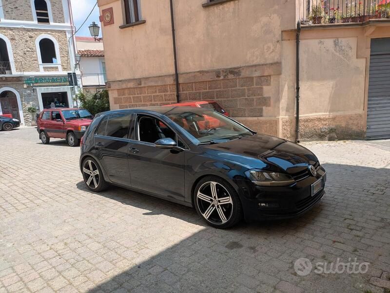 Usata 2014 VW Golf VII Due volumi | 10.500 € (Buon prezzo) - Immagine 1/4
