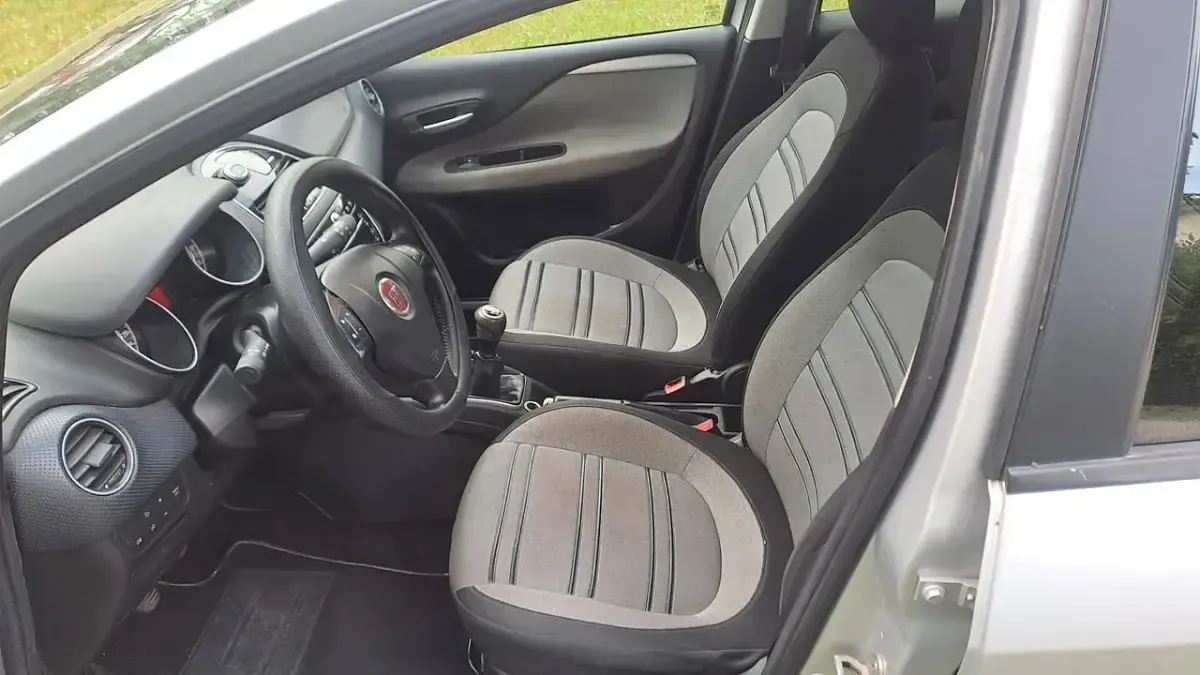 Usata Fiat Grande Punto 75 CV (55 kW) 2011 Argento Utilitaria