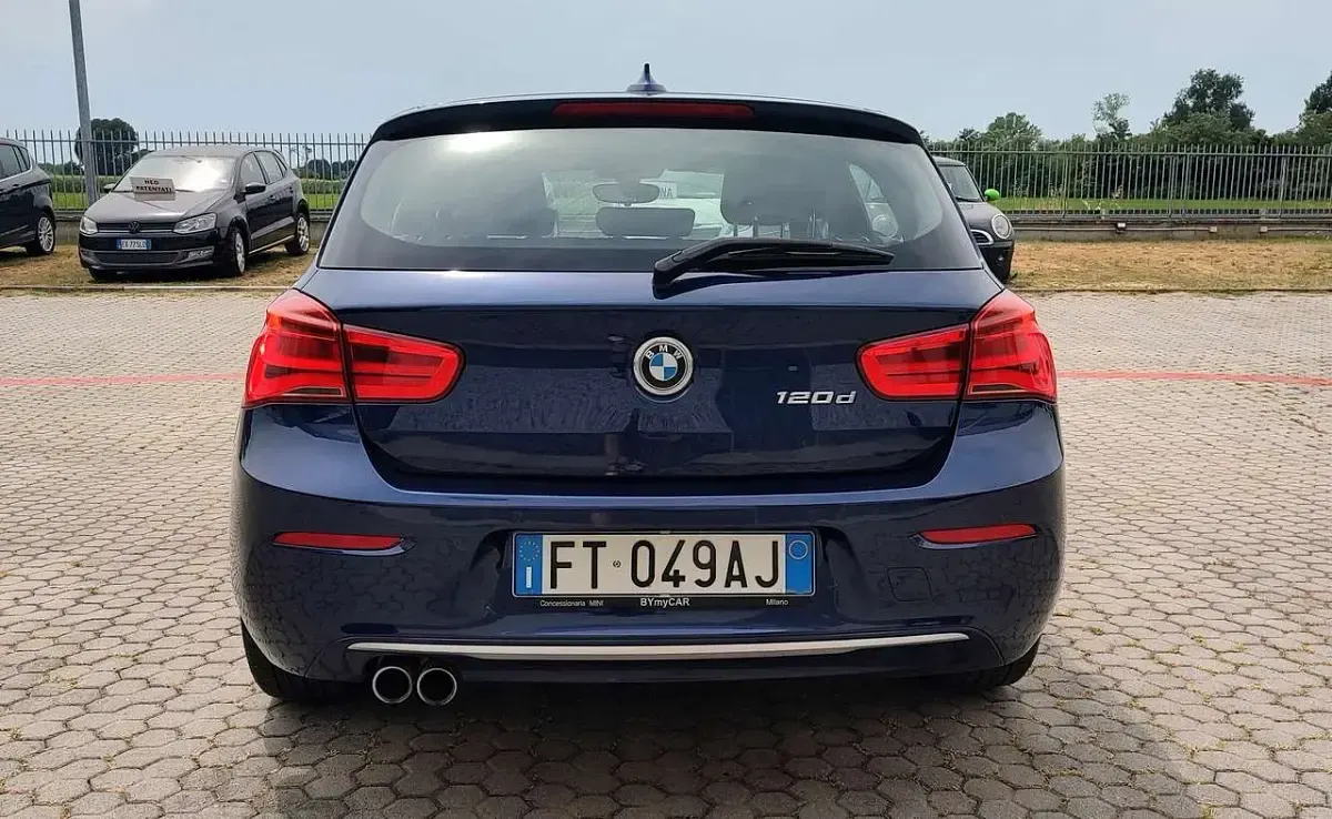 Usata BMW 120 190 CV (139 kW) 2018 Seaside blue metallizzato Berlina