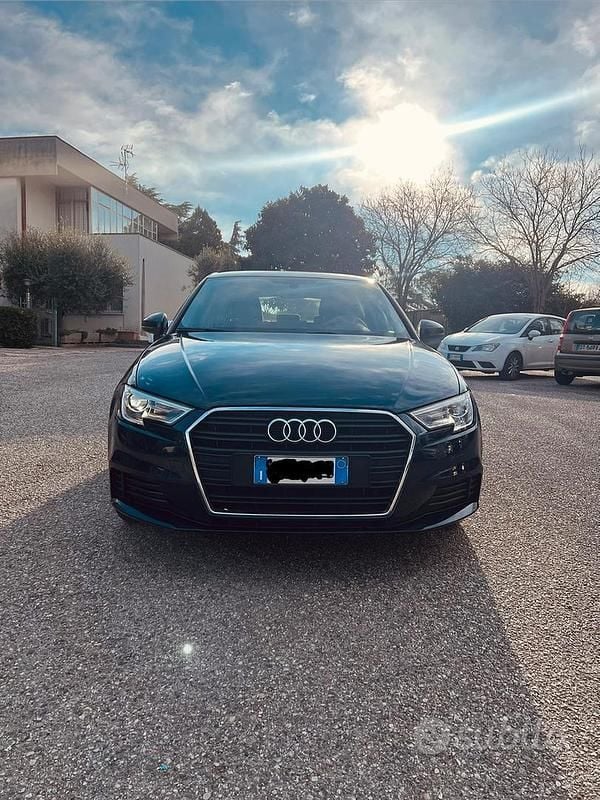 Usata Audi A3 Business 150 CV (110 kW) 2019 Blu Berlina
