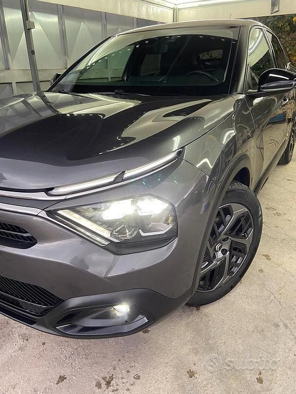Usado Citroën C4 Shine 131 CV (96 kW) 2023 Gris SUV