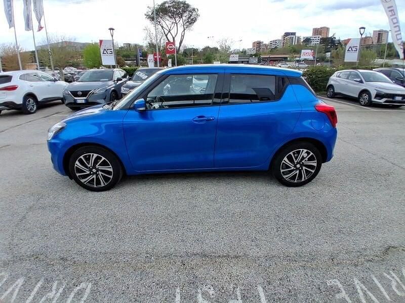 Usado Suzuki Swift 83 CV (61 kW) 2023 Rojo Utilitario