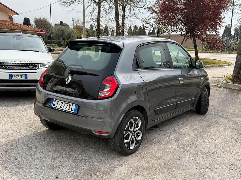 Gebraucht Renault Twingo Equilibre 65 PS (47 kW) 2024 Grau Kleinwagen