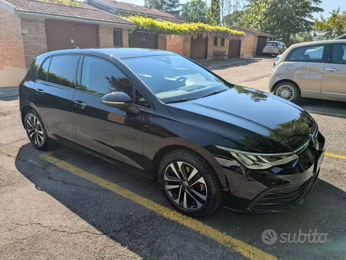 Usata VW Golf VIII United 150 CV (110 kW) 2021 Nero Utilitaria