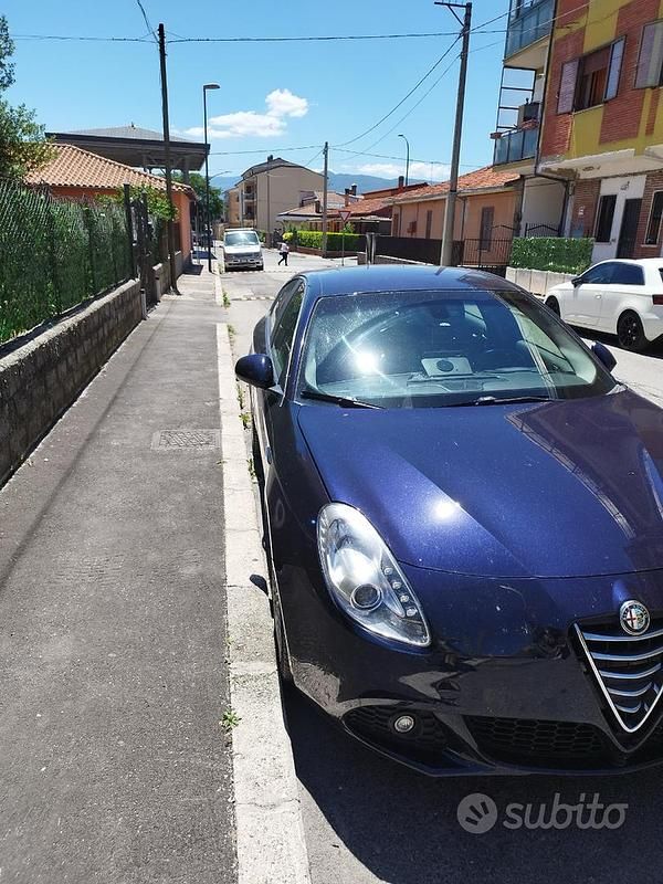 Blu Usata 2012 Alfa Romeo Giulietta Due volumi | 4000 € (Ottimo prezzo) - Immagine 1/4