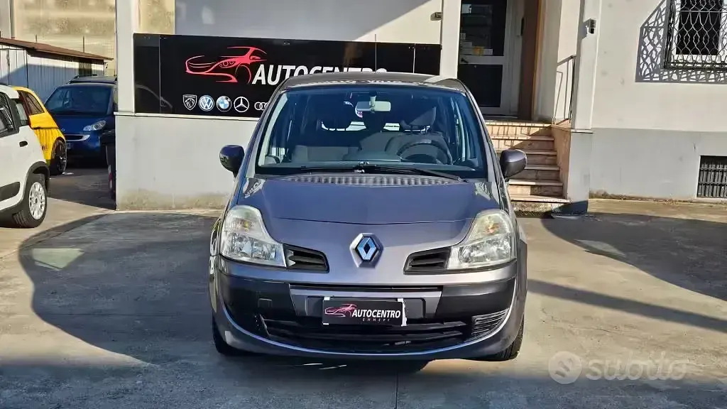 Usata Renault Modus Dynamique 101 CV (74 kW) 2008 Grigio Monovolume