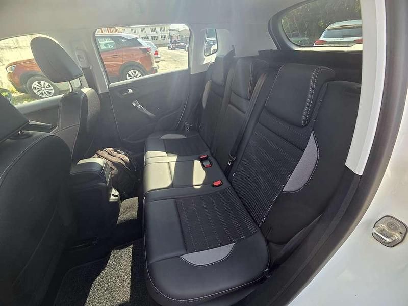 Usata Peugeot 2008 Allure 99 CV (72 kW) 2015 SUV