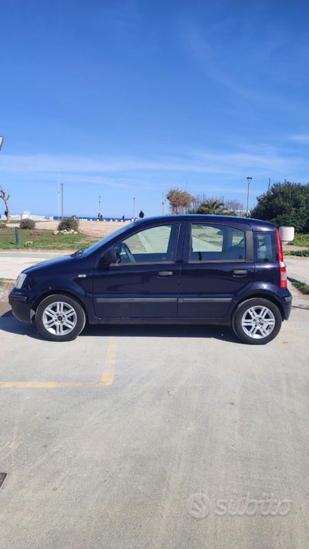 Blu Usata 2012 Fiat Panda Due volumi | 4500 € (Buon prezzo) - Immagine 1/4