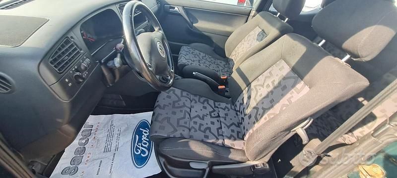 Usata VW Golf Cabriolet Trendline 75 CV (55 kW) 1998 Verde Cabrio