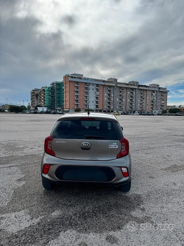 Usata Kia Picanto 69 CV (50 kW) 2017 Grigio Utilitaria