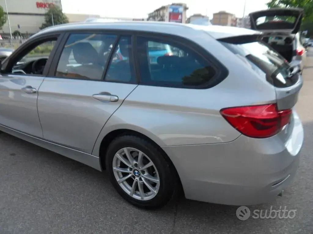 Usata BMW 318 150 CV (110 kW) 2017 Grigio Station wagon